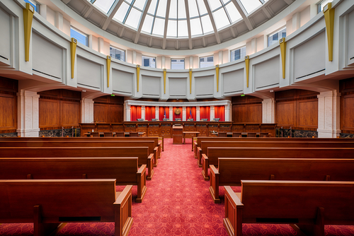 Lawyer suspended after criticizing client’s mothering skills in response to negative review