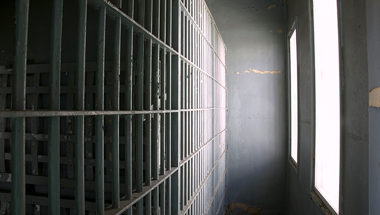 Lawyer gets prison time for defrauding clients of over $700K