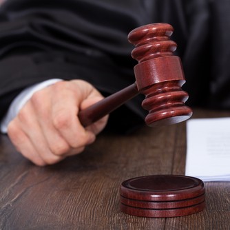 Judge’s ‘disparaging’ courtroom remarks publicly reproved by disciplinary commission