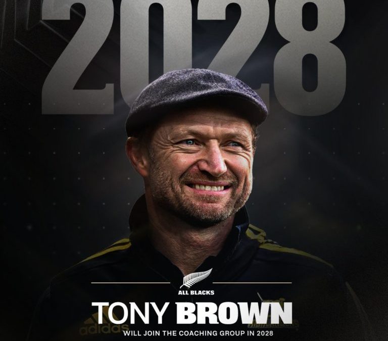 All Blacks lure Brown away from Boks