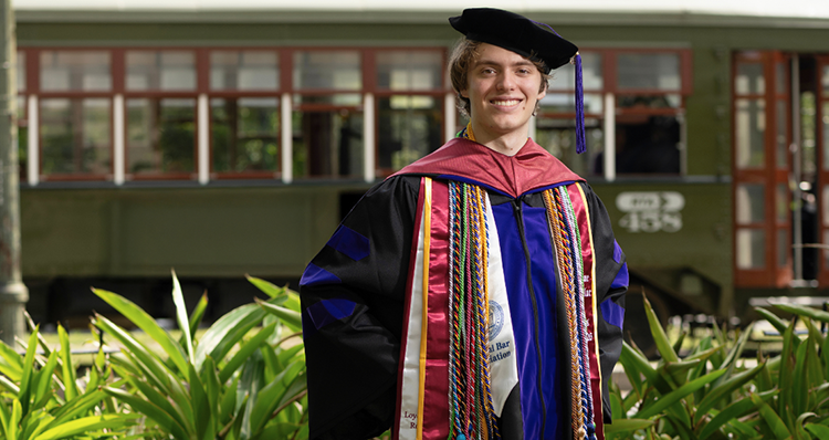 18-year-old law school grad enrolls at Northwestern Law